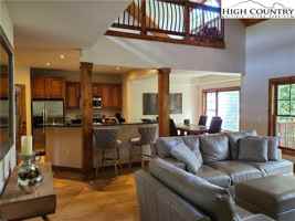 featured image of 135A Wapiti Way #A