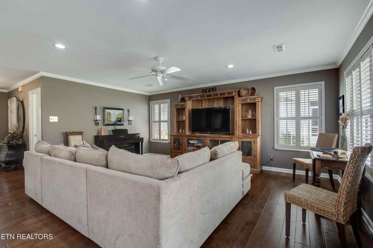 116 Heron Ct - Photo 6 of 34