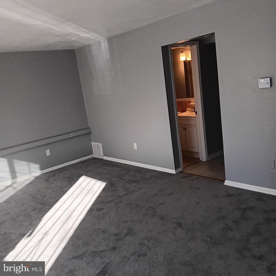 1971 Addison Rd S - Photo 4 of 30