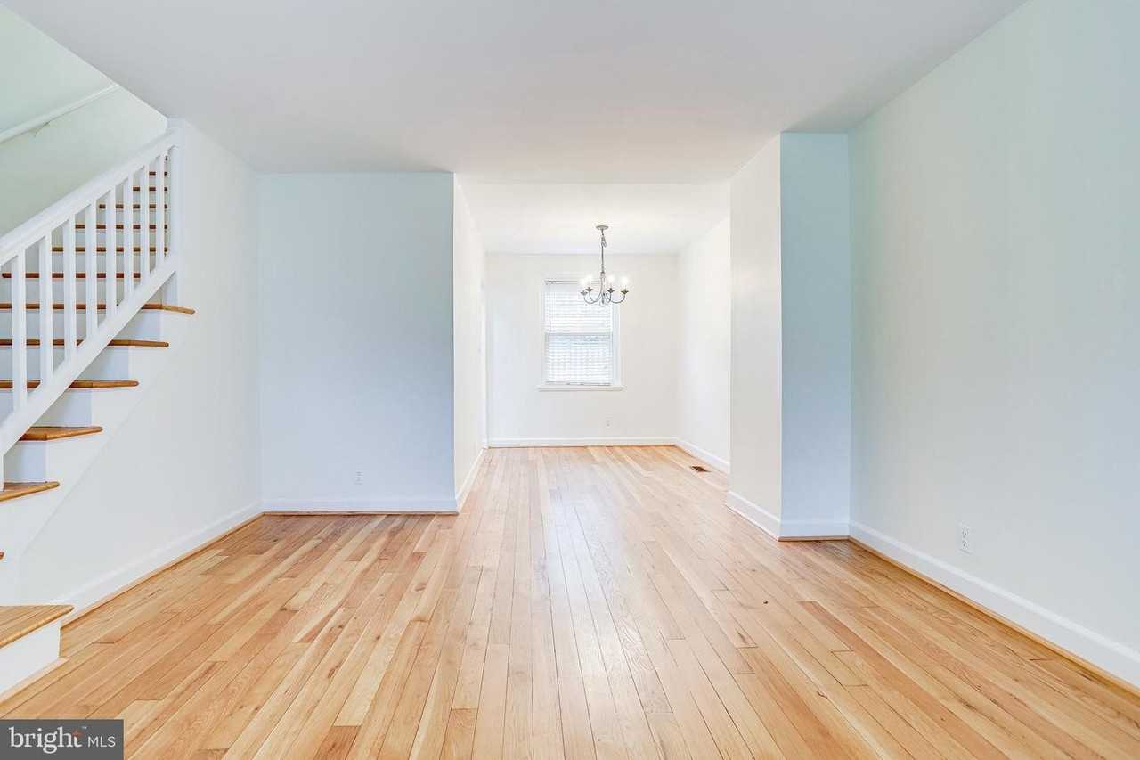 2822 S Buchanan St - Photo 4 of 50