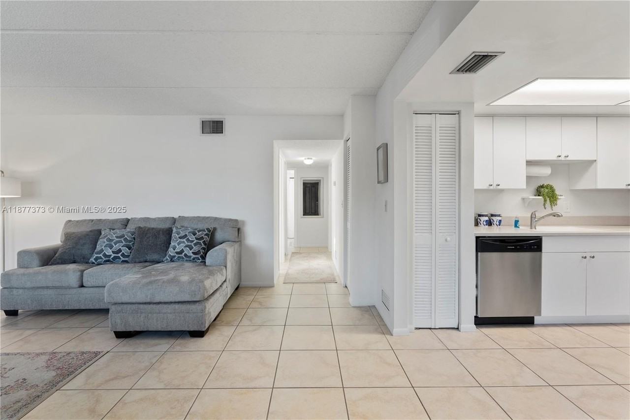 1145 North Shannon Avenue #39 - Photo 4 of 36