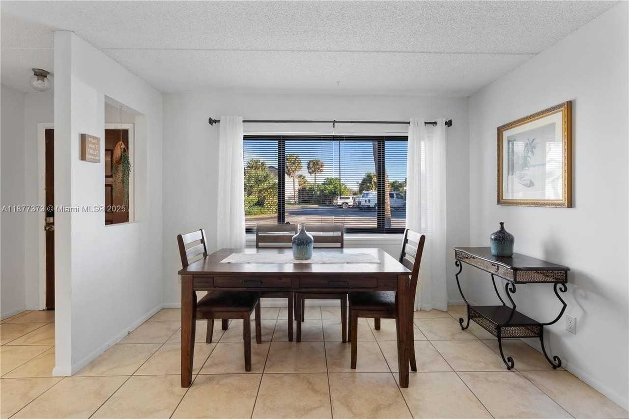 1145 North Shannon Avenue #39 - Photo 5 of 36