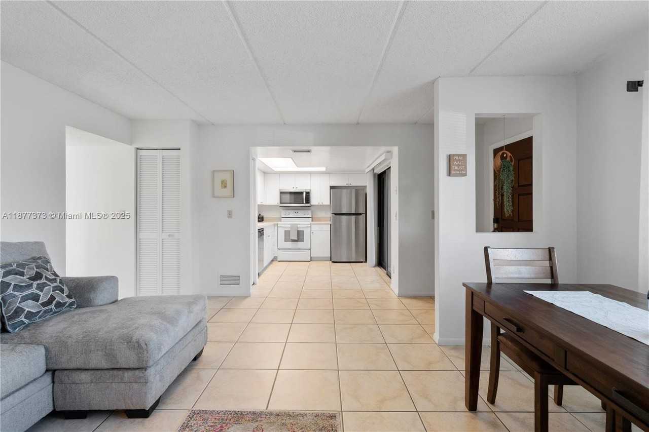 1145 North Shannon Avenue #39 - Photo 7 of 36