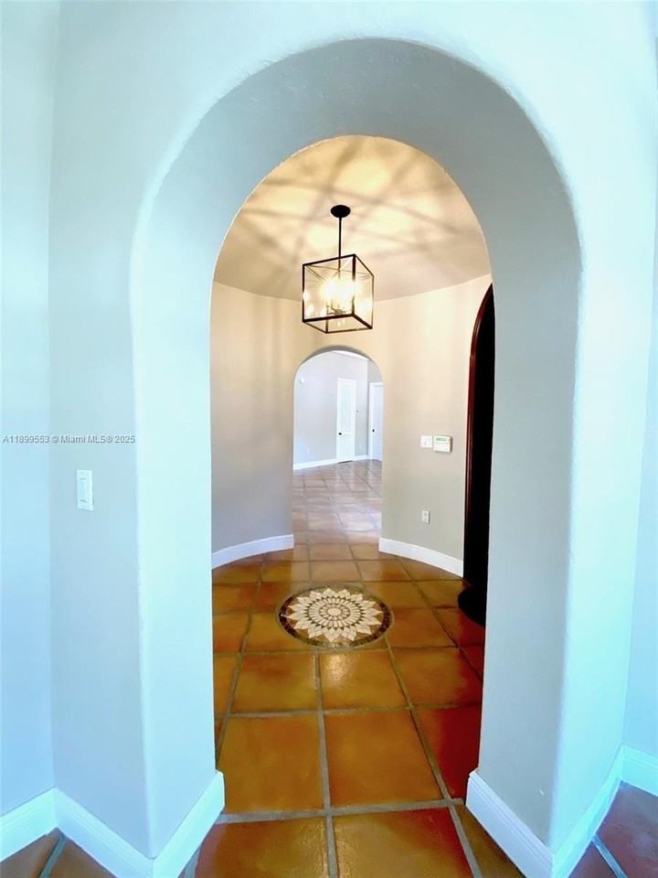 16208 Nw 83rd Pl #0 - Photo 5 of 33