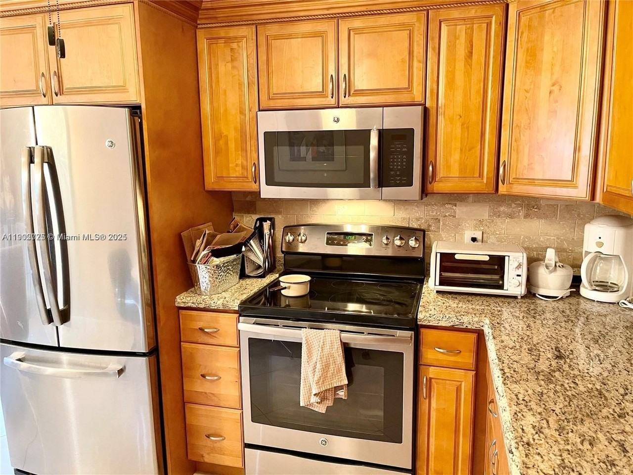 2042 Newcastle C #2042 - Photo 4 of 25