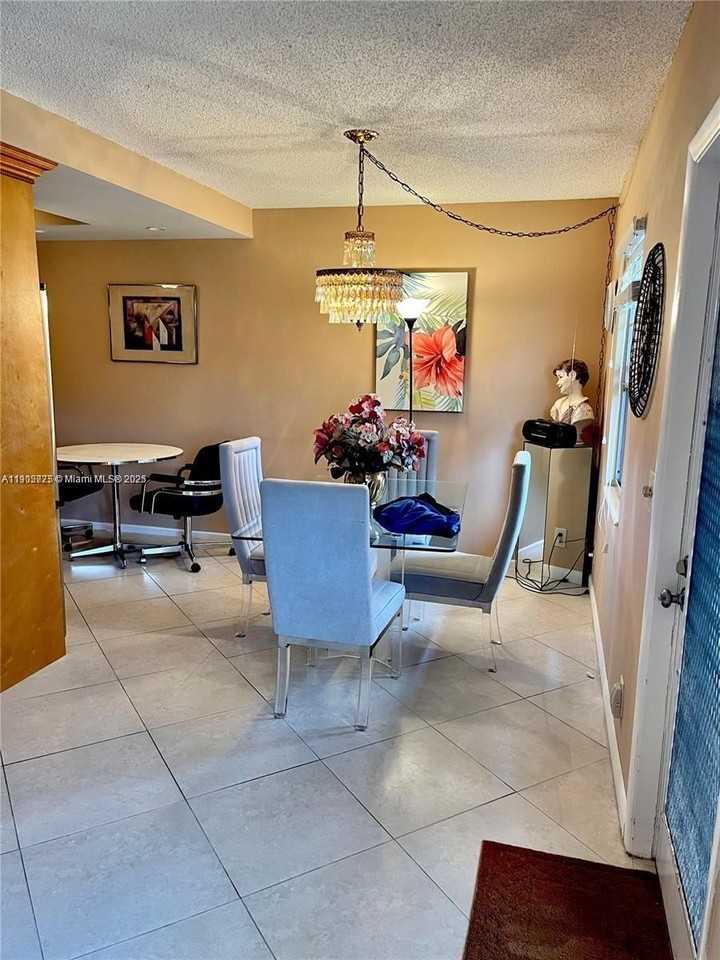 2042 Newcastle C #2042 - Photo 6 of 25