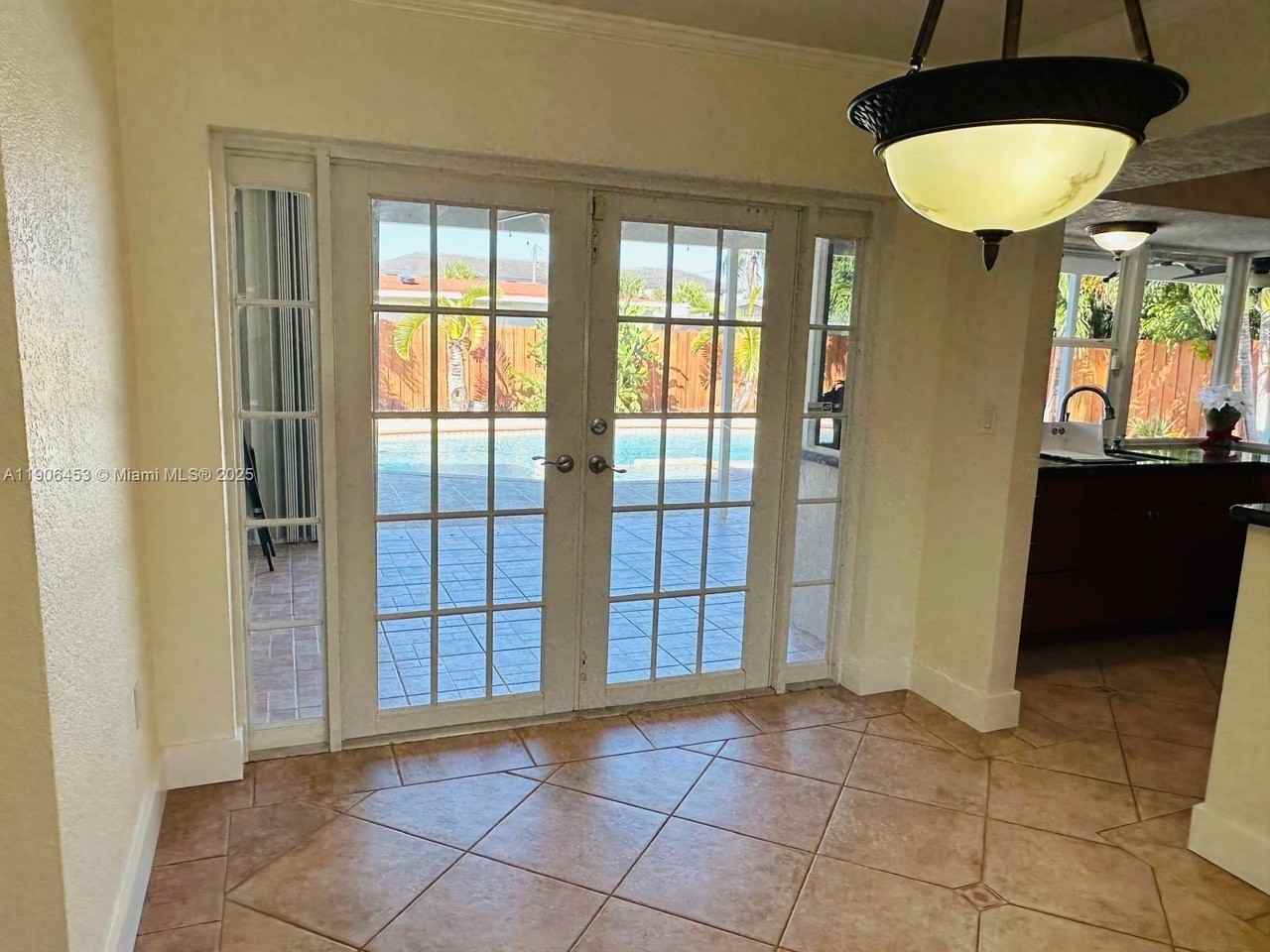 515 Nw 202nd Ter - Photo 6 of 19