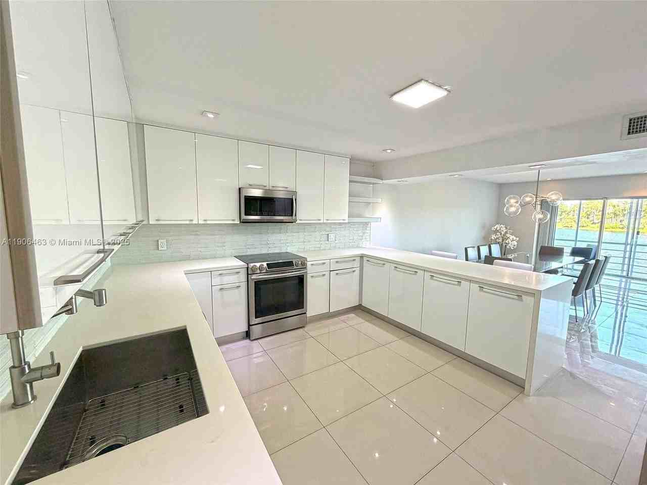 879 Ne 195th St #228 - Photo 7 of 40