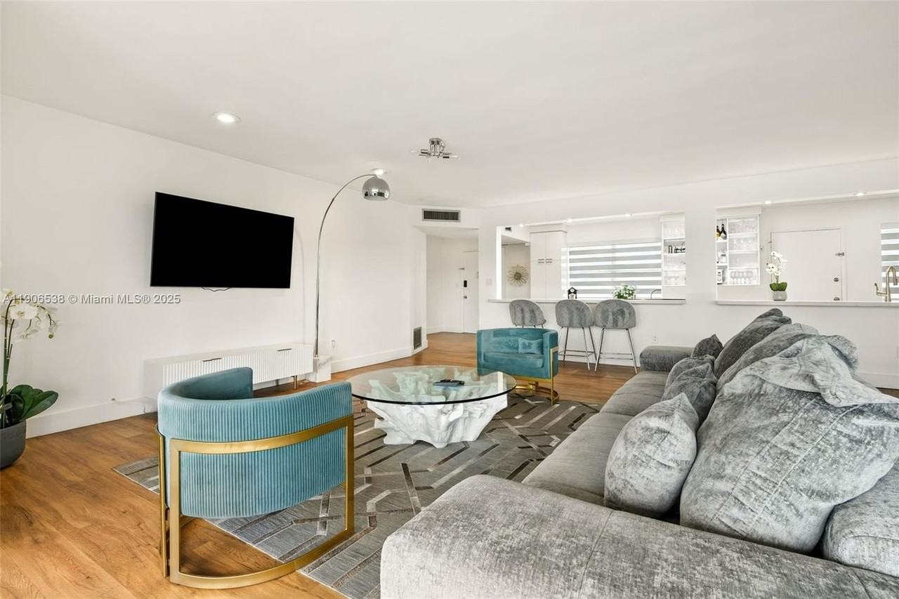 1350 Ne 191st St #B307 - Photo 3 of 30