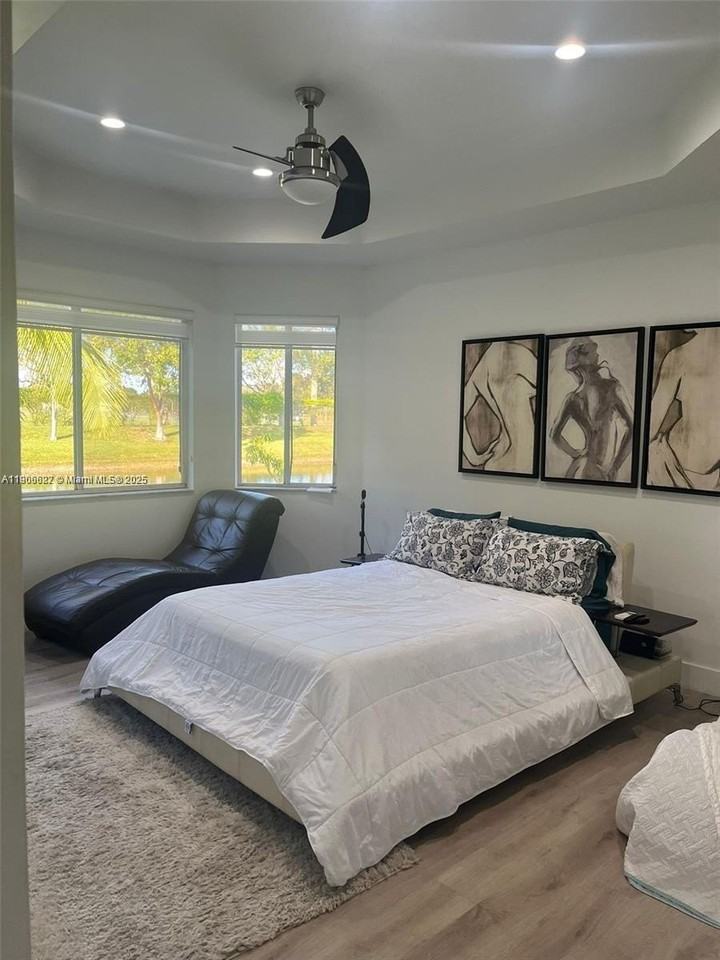 19353 Sw 60th Ct #19353 - Photo 4 of 12