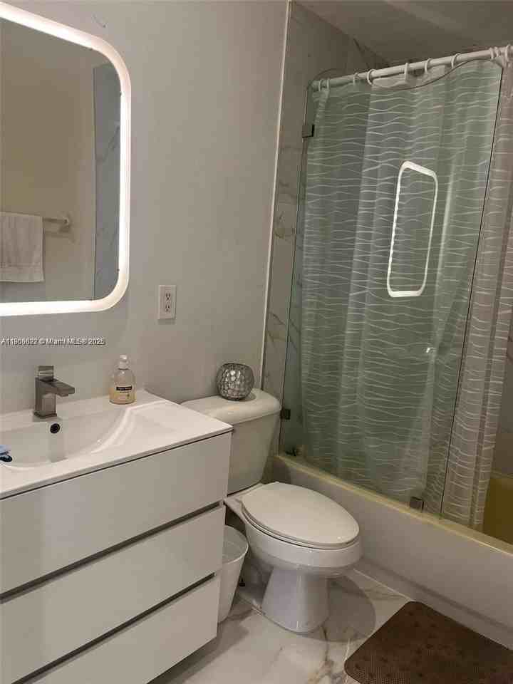 19353 Sw 60th Ct #19353 - Photo 7 of 12