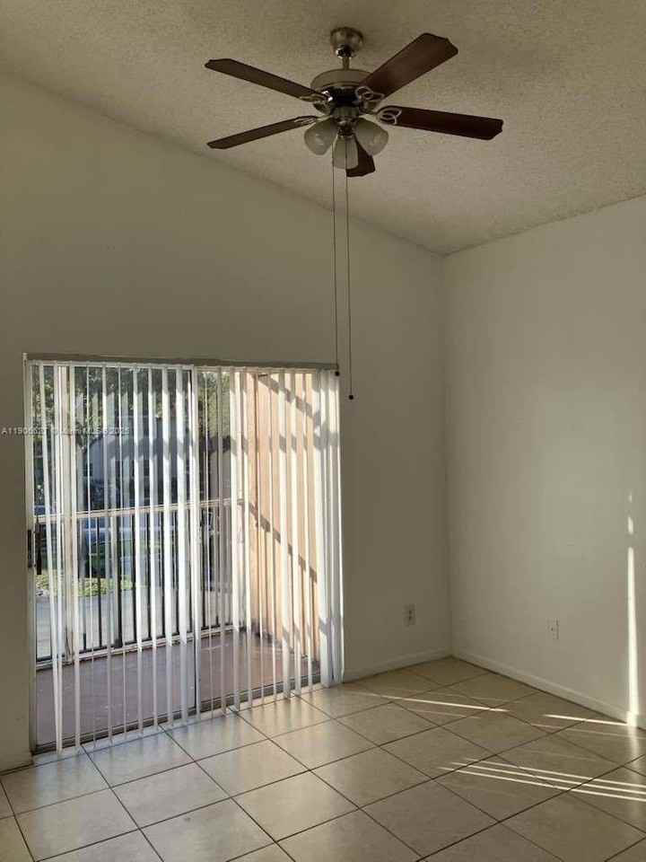 601 Cypress Lake Blvd #H14 - Photo 2 of 7