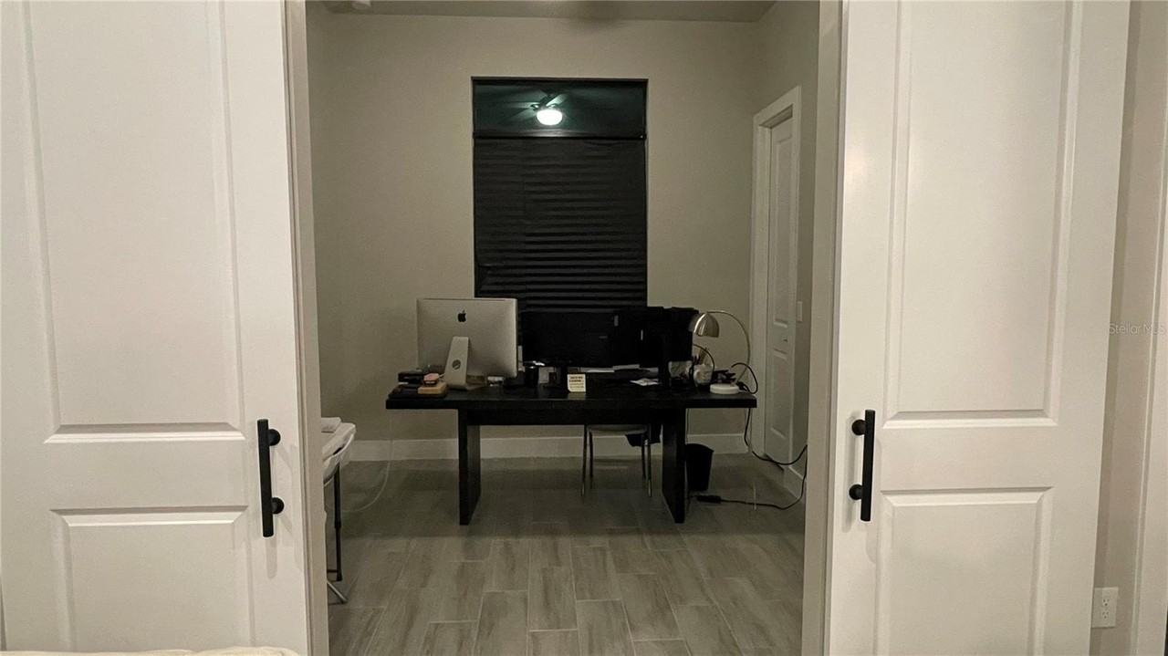 318 Radford Ave - Photo 5 of 19