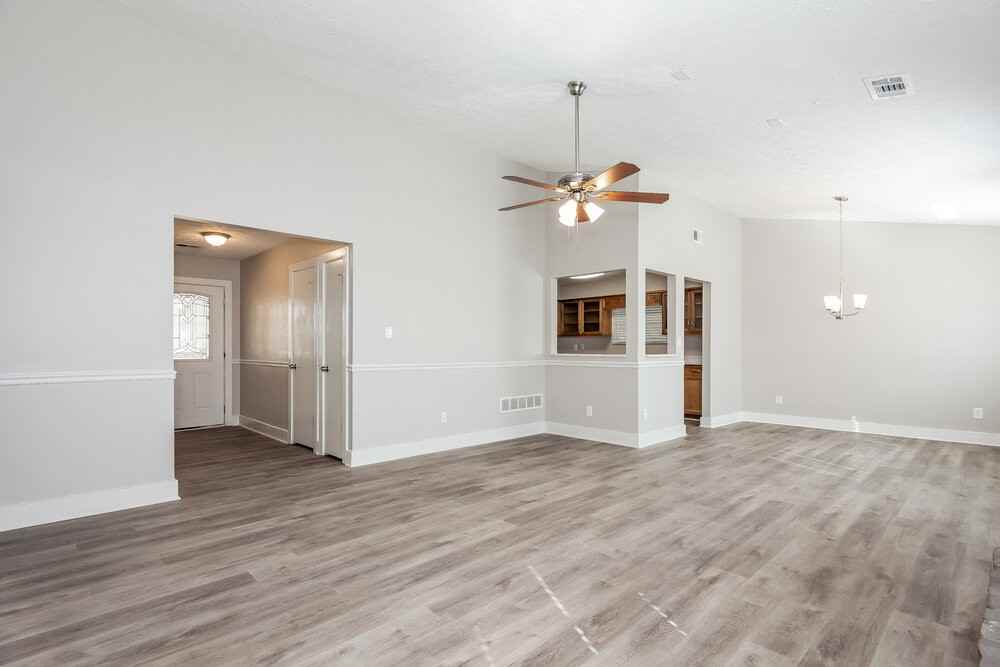 9453 Forest Knoll Dr - Photo 4 of 16