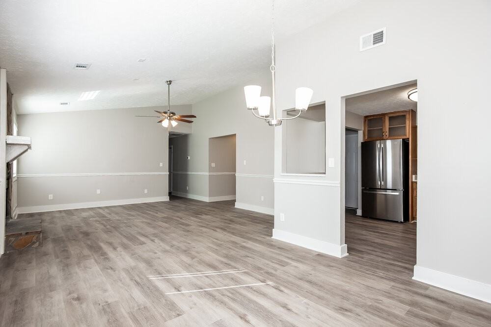 9453 Forest Knoll Dr - Photo 5 of 16