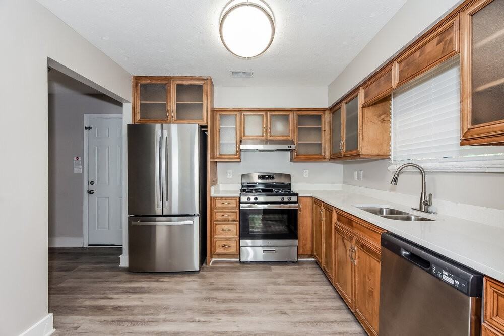 9453 Forest Knoll Dr - Photo 6 of 16