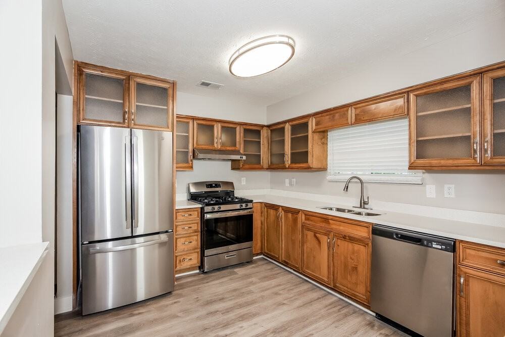 9453 Forest Knoll Dr - Photo 7 of 16