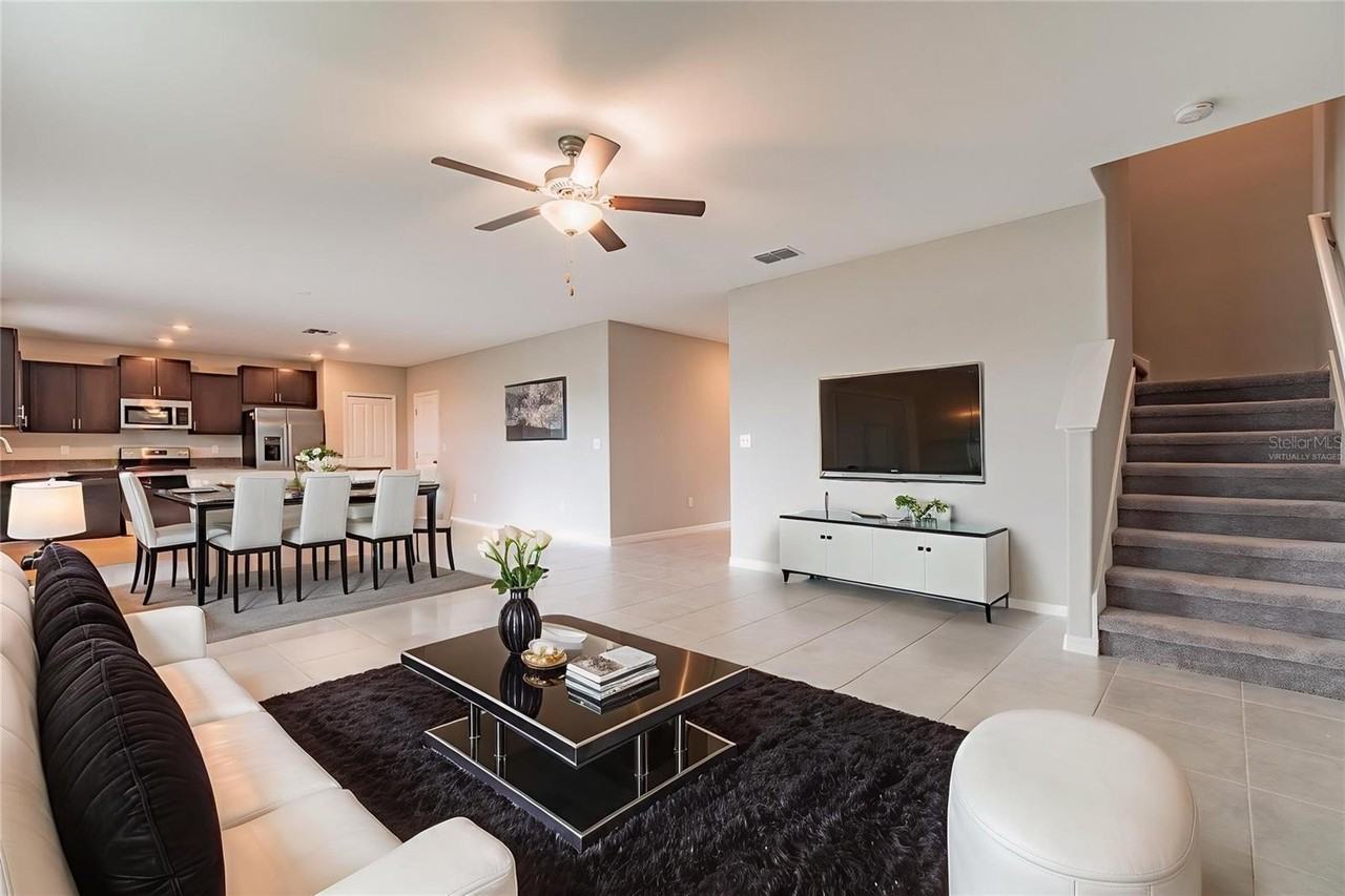 5420 Grays Harbor Court - Photo 3 of 30