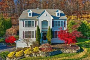 featured image of 11 Heather Rdg