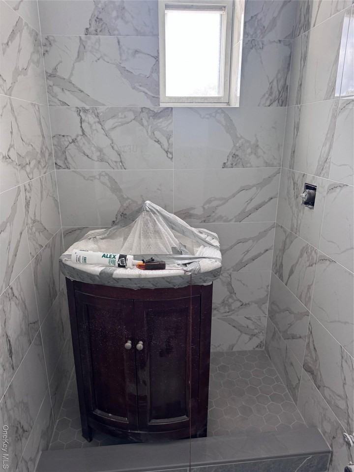 7015 66th St - Photo 2 of 7