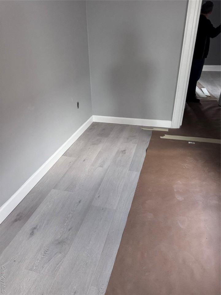 7015 66th St - Photo 5 of 7