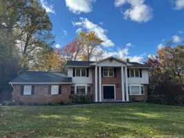 featured image of 24 Beaumont Dr