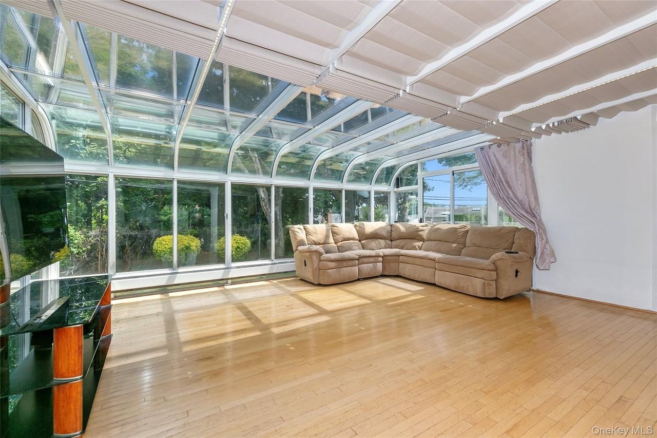 78 Debora Dr - Photo 6 of 8