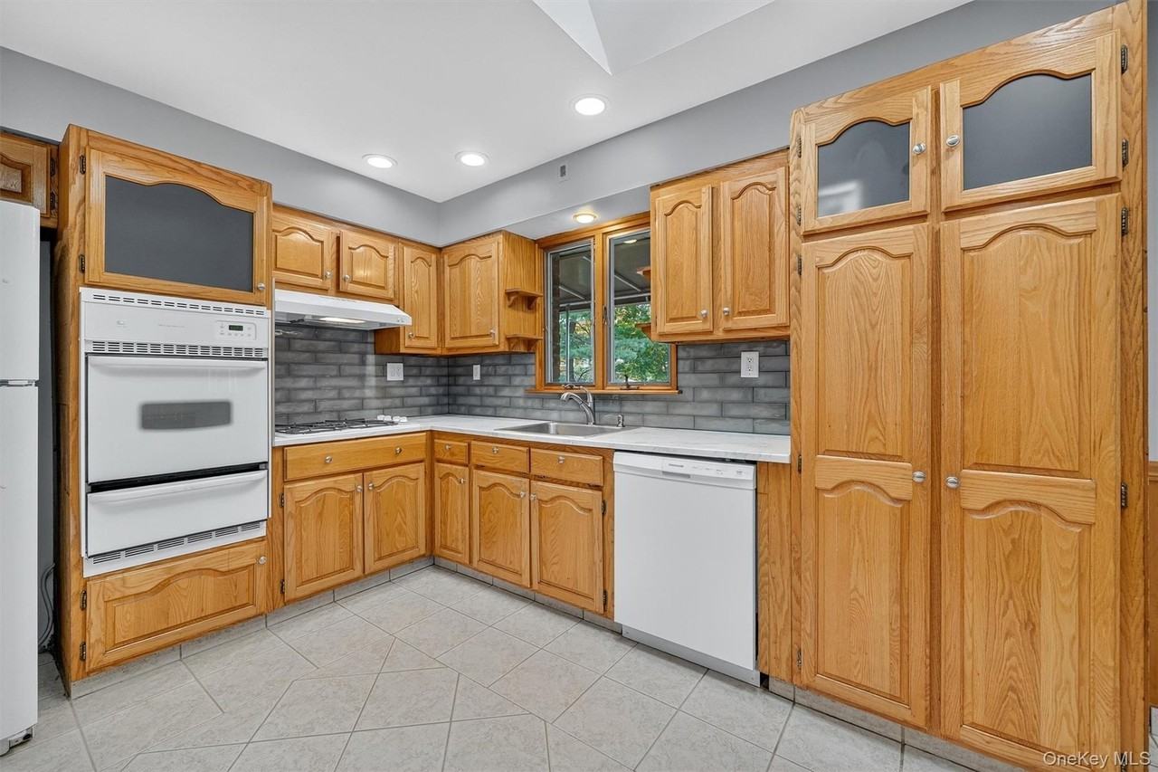 1 Wesel Rd - Photo 7 of 28