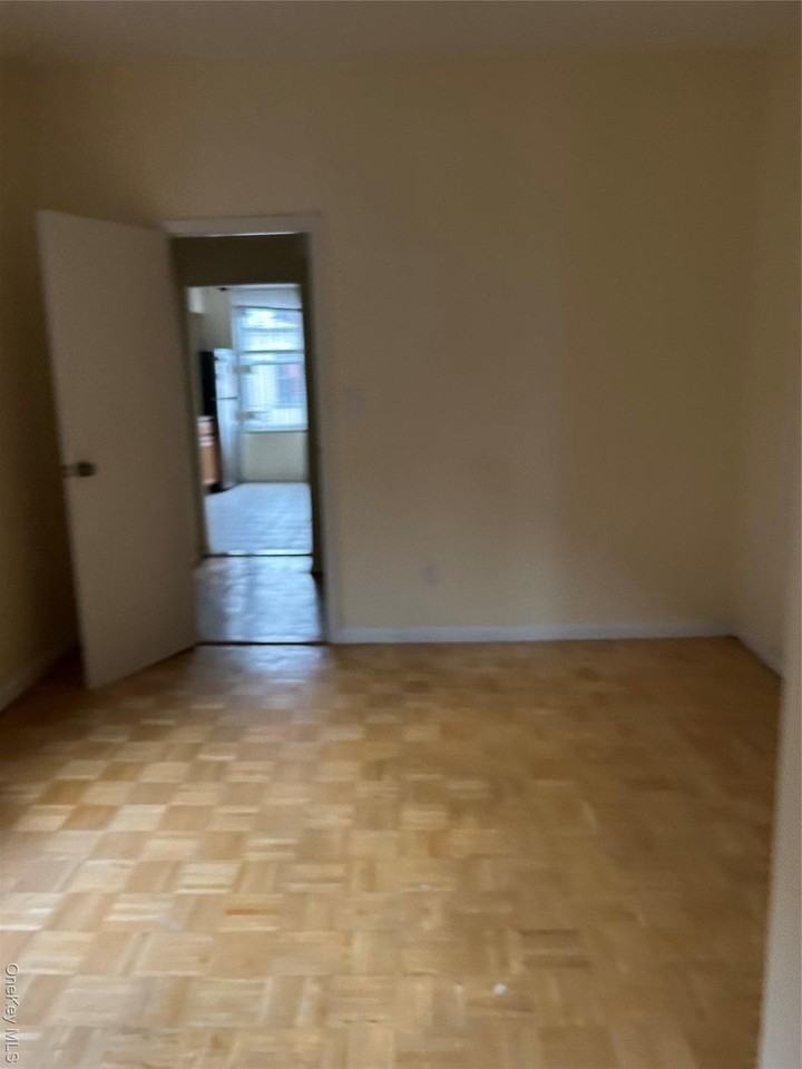 1737 Grove St - Photo 2 of 6