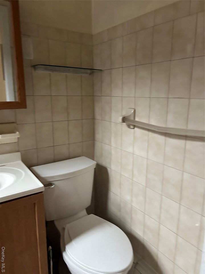 1737 Grove St - Photo 3 of 6