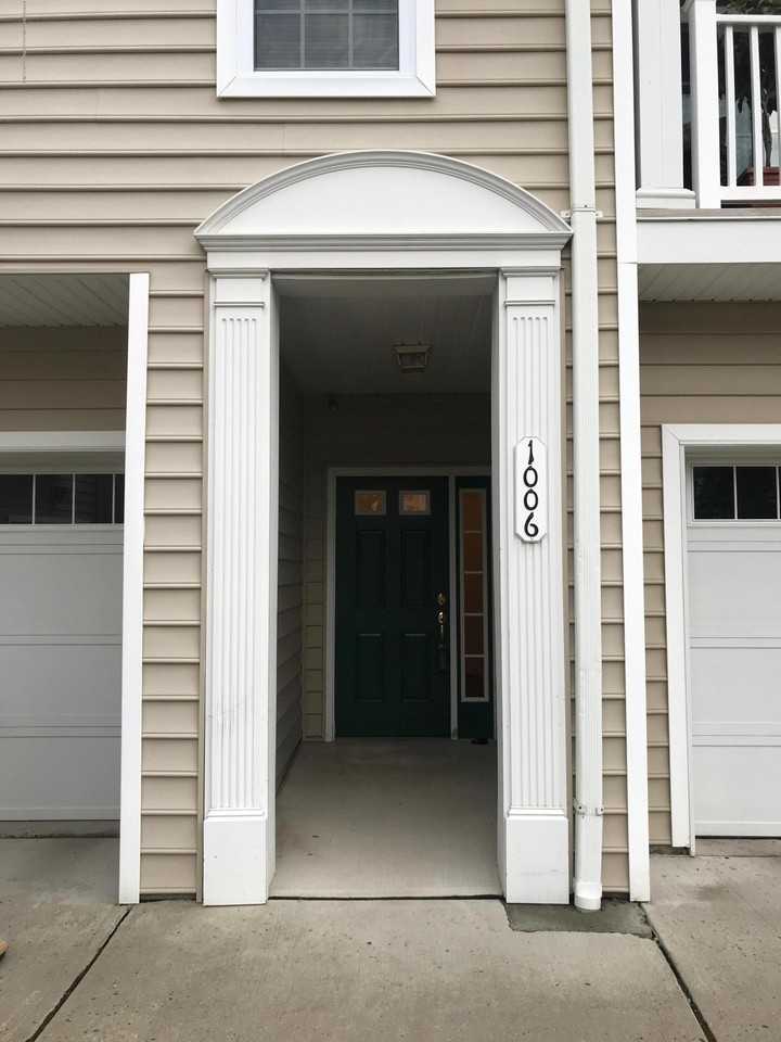 1006 Abby Rd - Photo 3 of 36