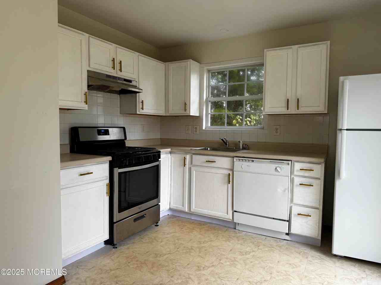 244 Raritan Street - Photo 7 of 18