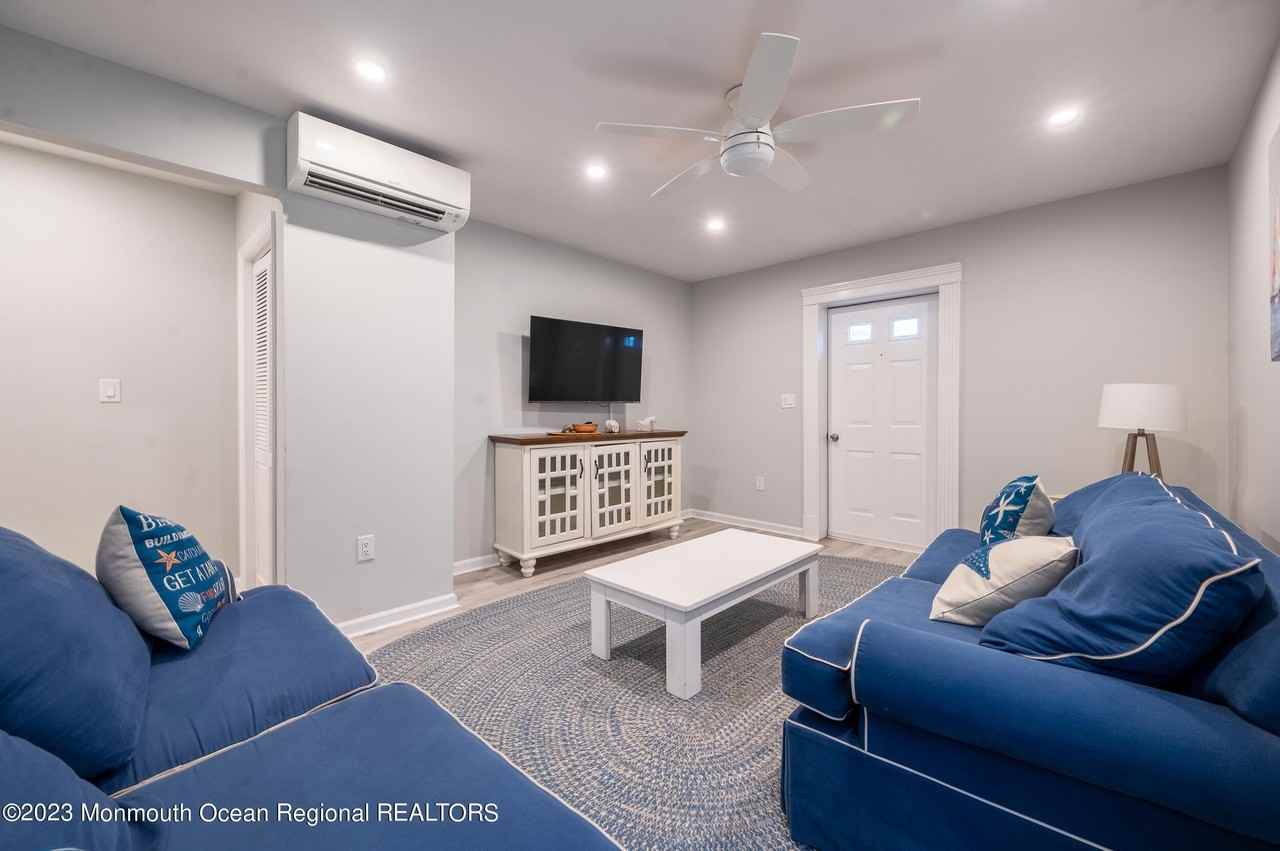 4 Washington Ave #4 - Photo 4 of 15