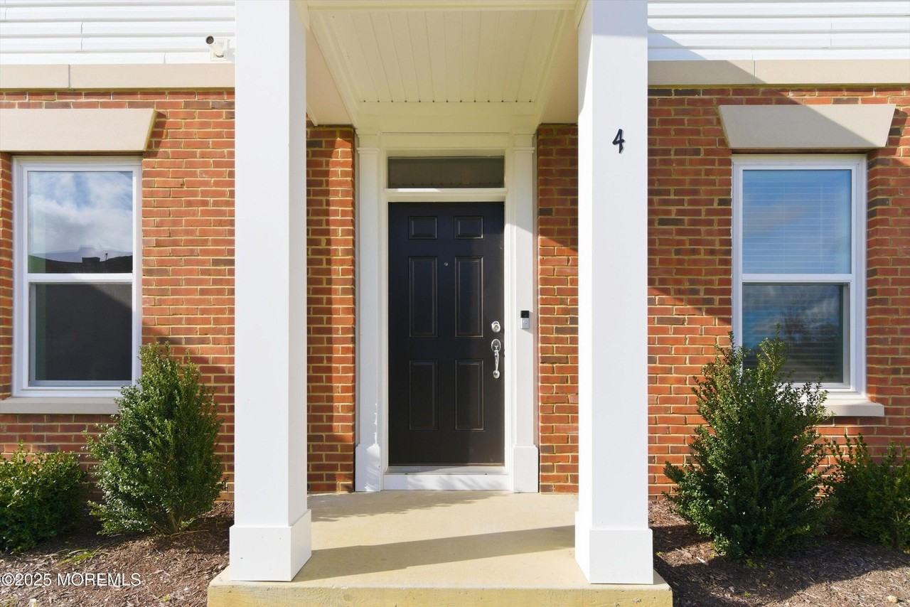 4 Barton Ave - Photo 4 of 41