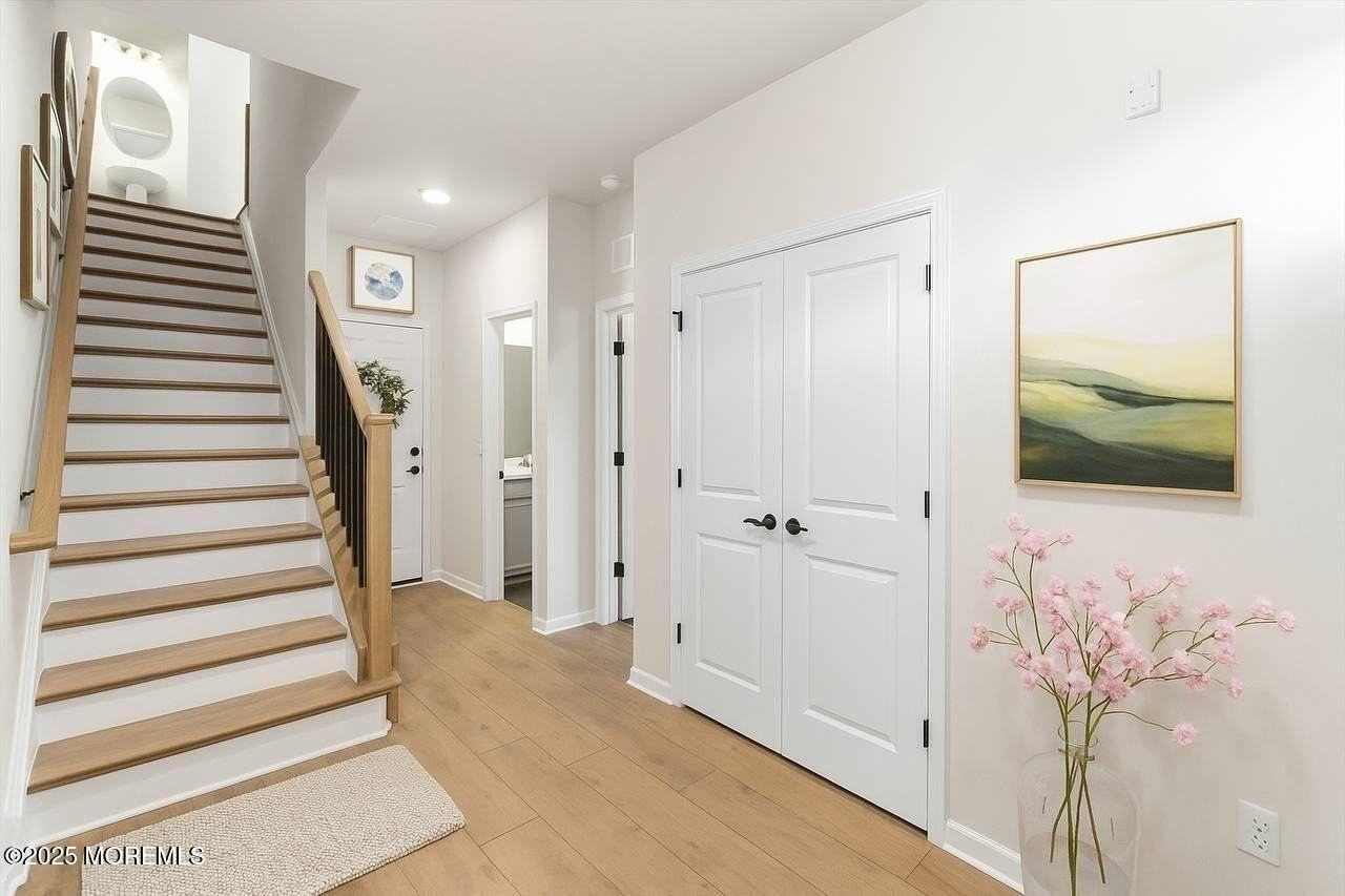 4 Barton Ave - Photo 6 of 41