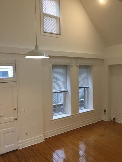 3018 North Racine Avenue #2R - Photo 5 of 6