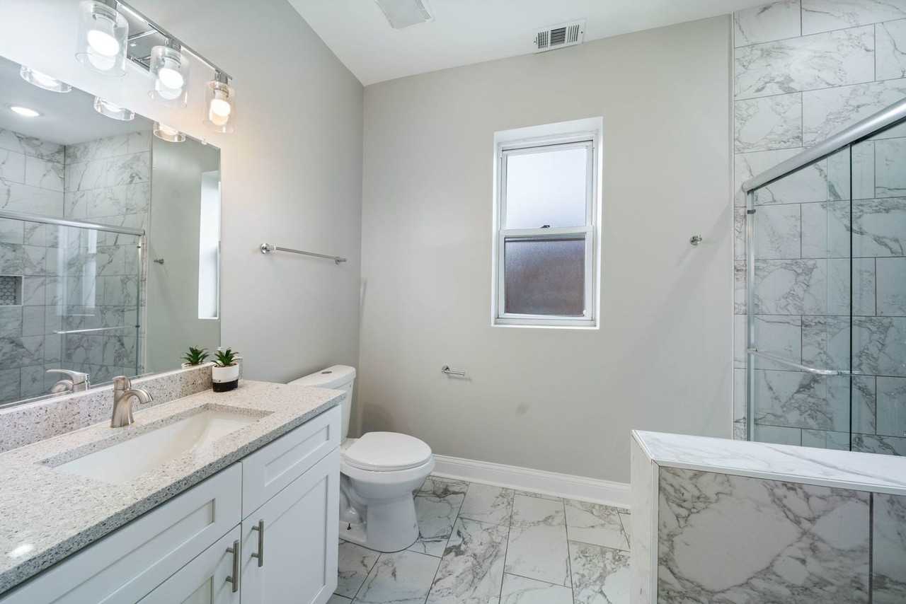 5426 W Jackson Blvd #2 - Photo 7 of 10