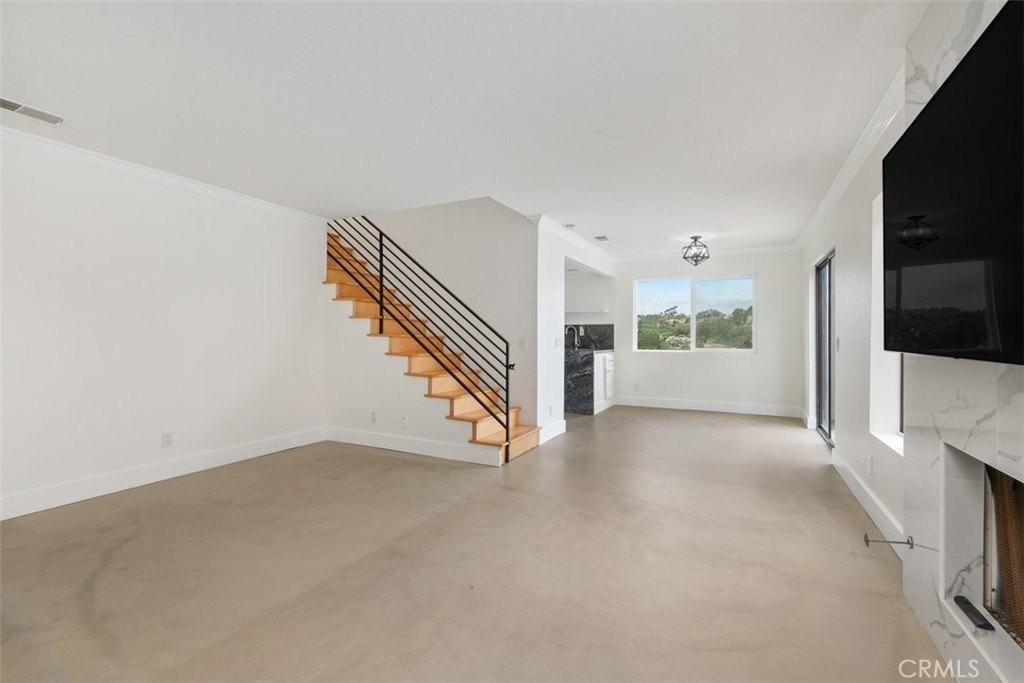 32306 Linda Vista Ln - Photo 3 of 38