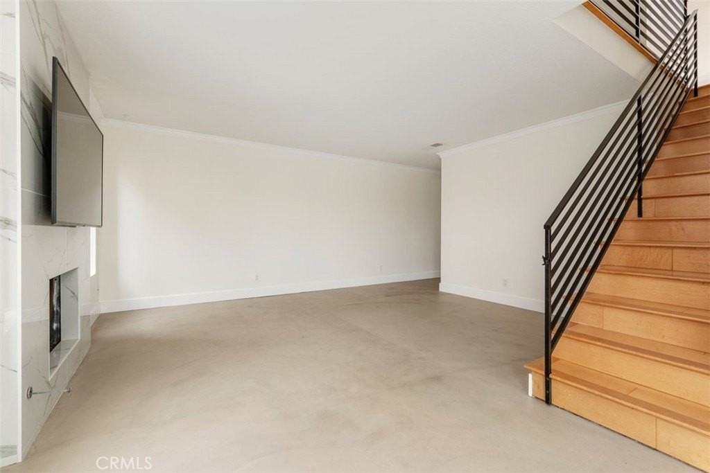 32306 Linda Vista Ln - Photo 4 of 38