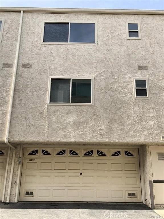 22219 Erwin St - Photo 7 of 25