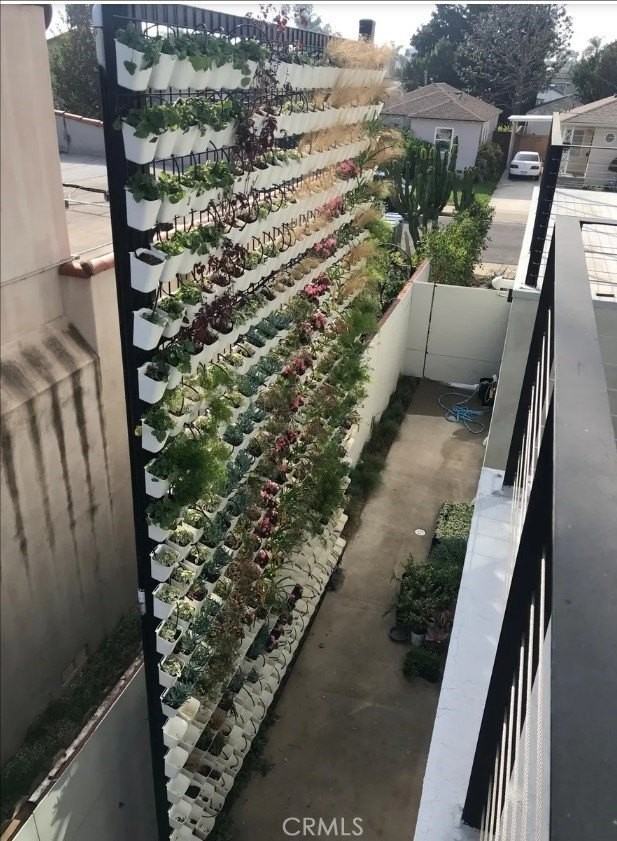 2538 Tilden Avenue - Photo 7 of 24