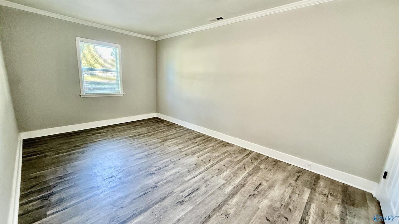 2432 Yorkshire Dr Sw - Photo 6 of 20