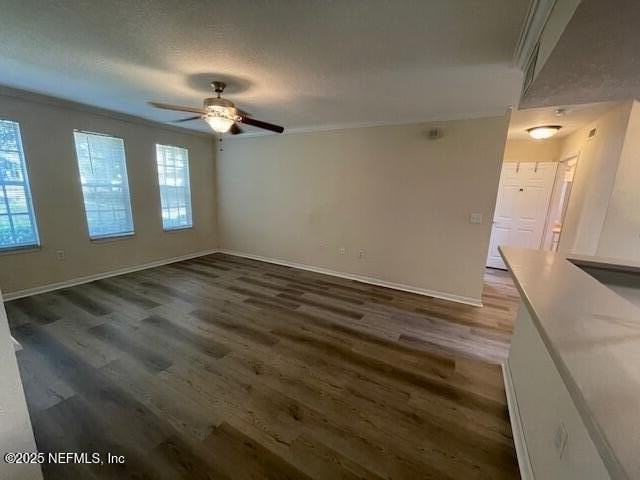 10075 Gate Pkwy N Apt 604 #604 - Photo 3 of 35