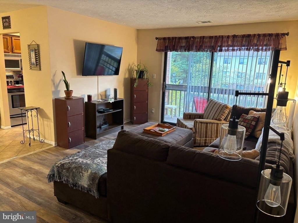 4220 Crystal Ct #3D - Photo 2 of 16