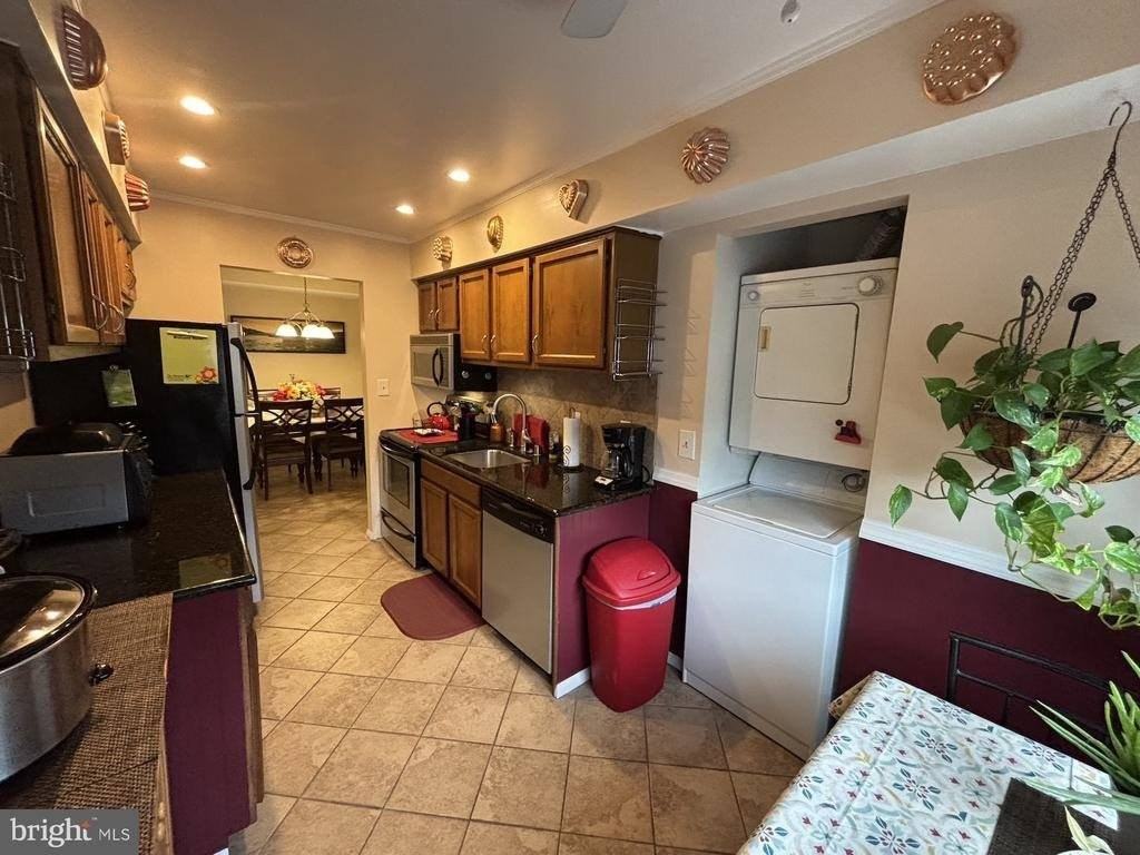 4220 Crystal Ct #3D - Photo 4 of 16