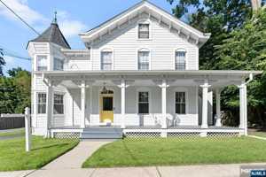 featured image of 441 High St