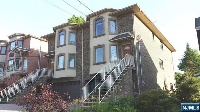 440 Lawton Ave - Photo 3 of 21