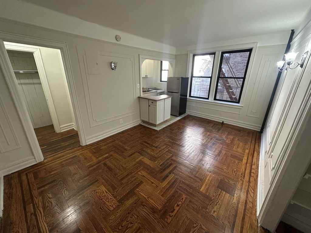 4141 46th St - Photo 2 of 8