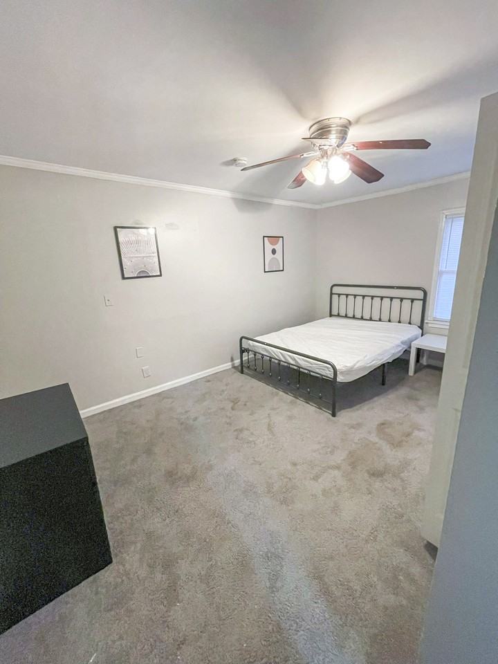 Janet Ln - Photo 7 of 9