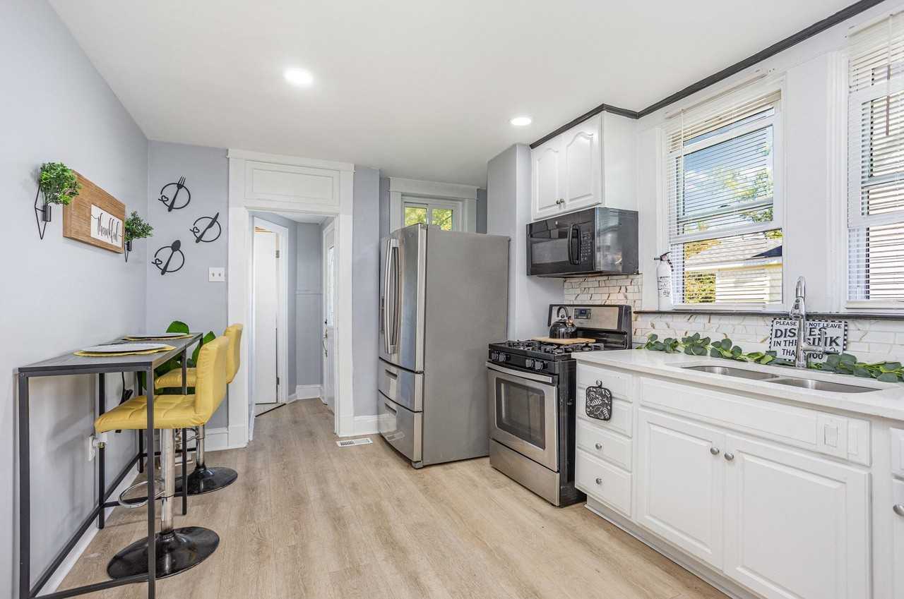 Glengyle Ave - Photo 3 of 6